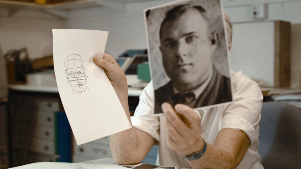 ảnh poster phim Ác quỷ nhà kế bên (The Devil Next Door)