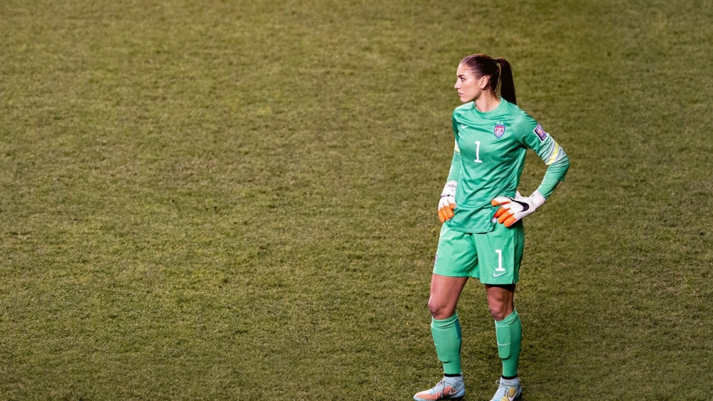 ảnh poster phim Bí mật giới thể thao: Hope Solo vs. Liên đoàn bóng đá Mỹ (Untold: Hope Solo vs. U.S. Soccer)