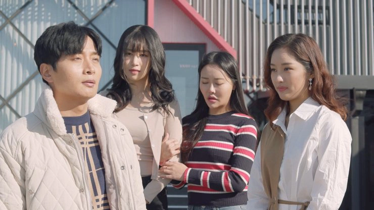 ảnh poster phim Biệt Thự Hầu Gái (Villa Maids)