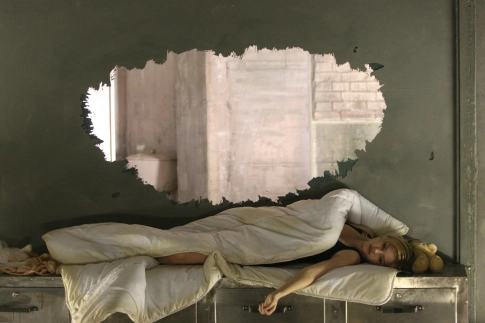 ảnh poster phim Captivity