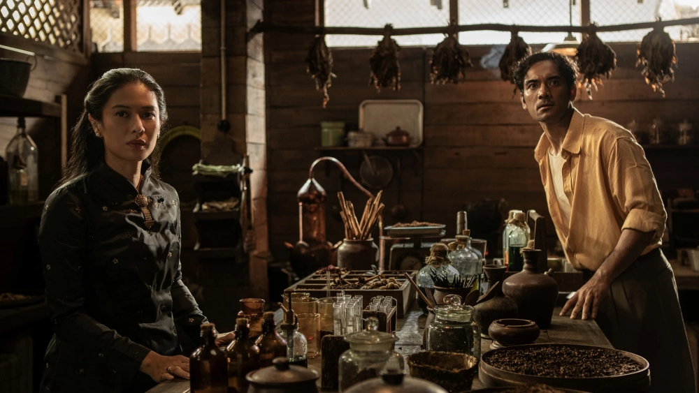 ảnh poster phim Cô gái Kretek (Cigarette Girl)