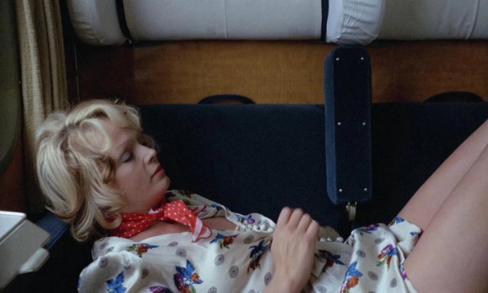 ảnh poster phim Cô gái mùa hè (Julia)