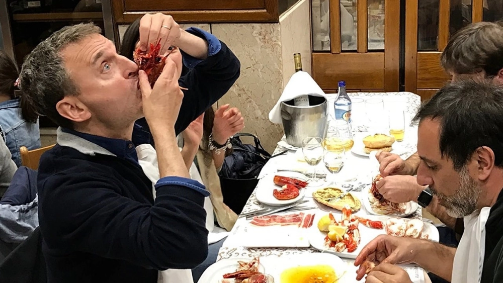 ảnh poster phim Hành Trình Ẩm Thực Của Phil (Phần 1) (Somebody Feed Phil)