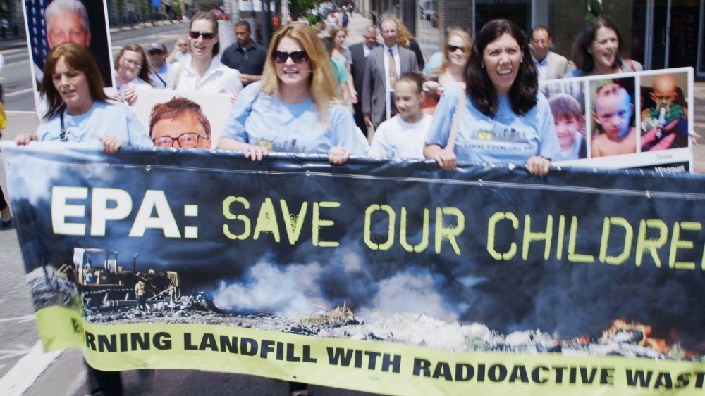 ảnh poster phim Hiểm Họa Hạt Nhân Ở Hậu Phương (Atomic Homefront)