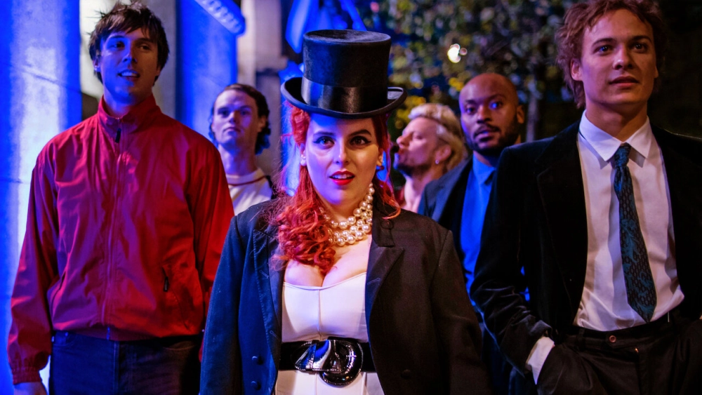 ảnh poster phim Hướng dẫn tạo nên một cô gái (How to Build a Girl)