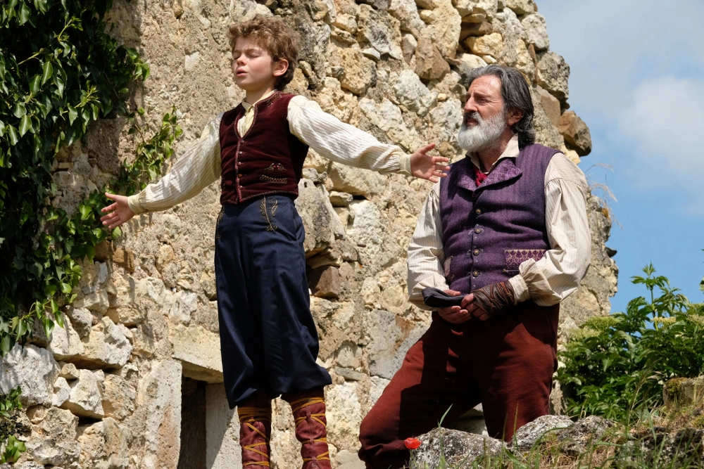 ảnh poster phim Không Gia Đình (Remi, Nobody's Boy)