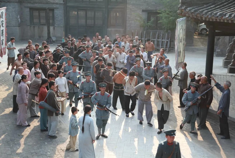 ảnh poster phim Mặt dưới (Underset)