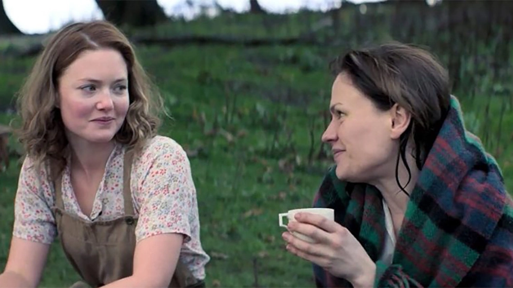 ảnh poster phim Môi Hôn Ngọt Ngào (Tell It to the Bees)