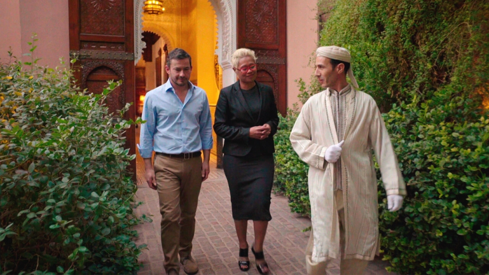 ảnh poster phim Những khách sạn tuyệt vời: Cuộc sống ngoài đại sảnh (Phần 1) (Amazing Hotels: Life Beyond the Lobby (Season 1))