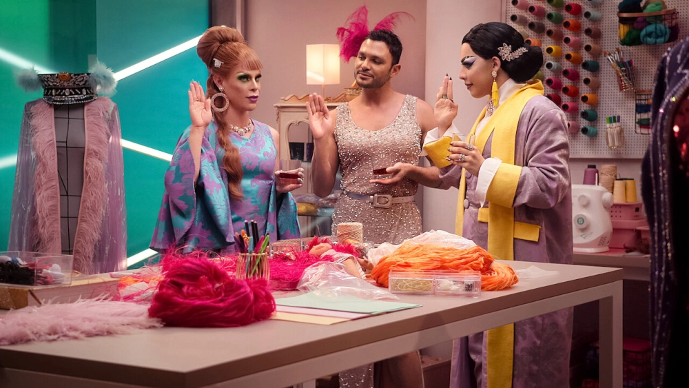 ảnh poster phim Nữ hoàng drag ra đời (A Queen Is Born)