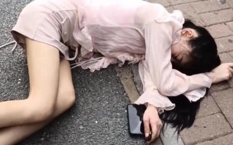 ảnh poster phim Nữ Sinh Đại Học Làm Thêm (Two Female College Students Who Got Away From Their Aunt)