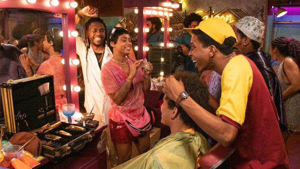 ảnh poster phim Râu, ria và tóc (A Cut Above)