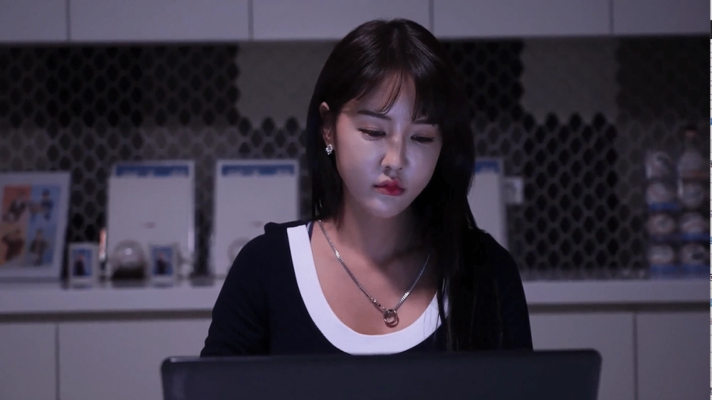 ảnh poster phim Tìm Kiếm Bạn Tình Trong Căn Phòng Bí Mật (사내정사2 : 욕망의 탕비실)