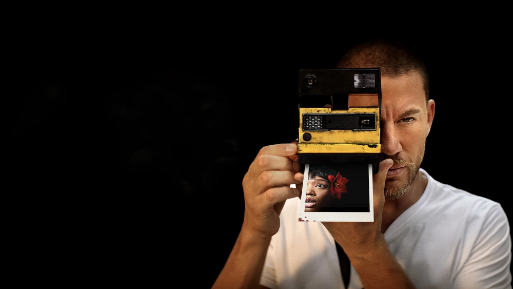 ảnh poster phim Tín Hiệu Cầu Cứu (Blink Twice)