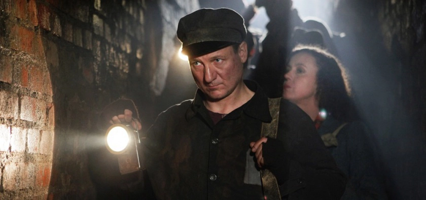 ảnh poster phim Trốn Trong Bóng Tối (In Darkness)