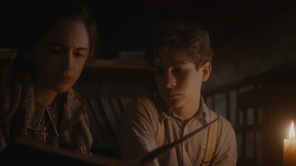 ảnh poster phim Hài Cốt Thầm Thì